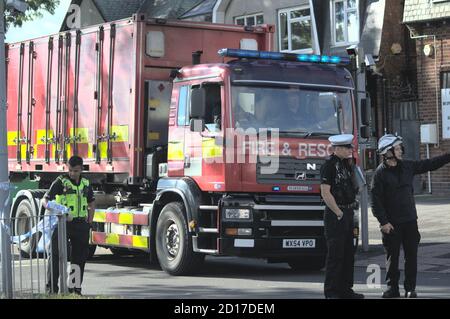 West Midlands Fire Service Hauptbeweger am Ort eines Zwischenfalls. Verkehrspolizei war ebenfalls anwesend Stockfoto