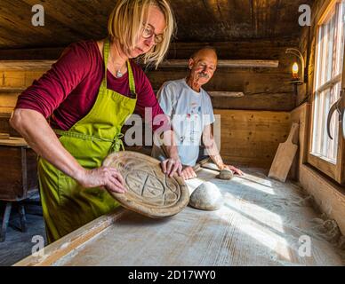 Walliser Roggenbrot-Backwerkstatt in Goppenstein-Erschmatt, Schweiz Stockfoto