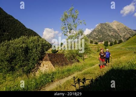 Granjas de Viadós, Valle de Gistaín, Pirineo Aragones, Huesca, Spanien. Stockfoto