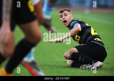 Nicolo' Barella von Internazionale reagiert am Boden während der Italienische Meisterschaft Serie EIN Fußballspiel zwischen SS Lazio und FC Internazionale o Stockfoto