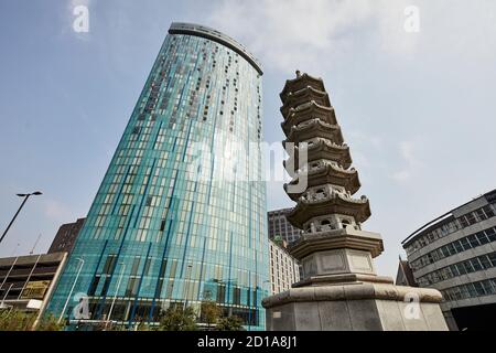 Chinesische Pagode Wahrzeichen Birmingham, Granit geschnitzt in Fujian, China und gespendet an die Stadt von den Wing Yip Brüder, Holloway Circus Kreisverkehr Inner Stockfoto