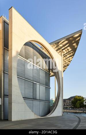 Teil der façade des Marie Elisabeth Lüders Hauses Im Berliner Regierungsbezirk Stockfoto