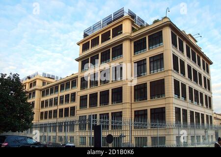 Turin, Piemont/Italien-10/29/2015-die Fassade des Lingotto-Gebäudes, historisches Geschäftsviertel der Fiat-Industrie in Turin. Stockfoto