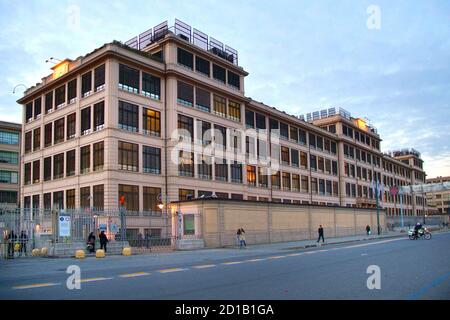 Turin, Piemont/Italien-10/29/2015-die Fassade des Lingotto-Gebäudes, historisches Geschäftsviertel der Fiat-Industrie in Turin. Stockfoto