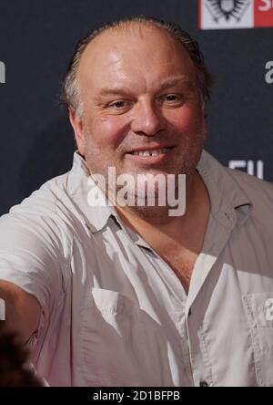 Köln, Deutschland. Oktober 2020. Der Schauspieler Waldemar Kobus kommt zu einer Vorführung der Comedy-Serie 'Ethno' im Rahmen des 'Filmfestivals Köln'. Quelle: Henning Kaiser/dpa/Alamy Live News Stockfoto