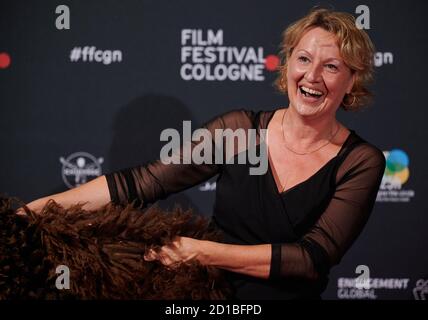 Köln, Deutschland. Oktober 2020. Die Schauspielerin Claudia Lietz kommt zu einer Vorführung der Comedy-Serie 'Ethno' im Rahmen des 'Filmfestivals Köln'. Quelle: Henning Kaiser/dpa/Alamy Live News Stockfoto