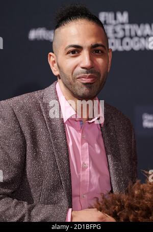 Köln, Deutschland. Oktober 2020. Comedian Benaissa Lamroubal kommt zu einer Vorführung der Comedy-Serie 'Ethno' im Rahmen des 'Filmfestivals Köln'. Quelle: Henning Kaiser/dpa/Alamy Live News Stockfoto