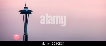 Sonnenuntergang mit der Space Needle in Seattle, Washington, USA Stockfoto