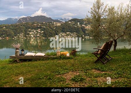 Die Reben von Tenuta San Giorgio. Ende September ist die Ernte bereits abgeschlossen und die Kellerarbeiten sind in vollem Gange, Circolo d'Agno, Schweiz Stockfoto