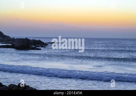 Punta de Tarifa, Punta Marroquí, España, Hiszpania, Spanien, Spanien; Sonnenuntergang über der Straße von Gibraltar. Sonnenuntergang über der Straße von Gibraltar Stockfoto