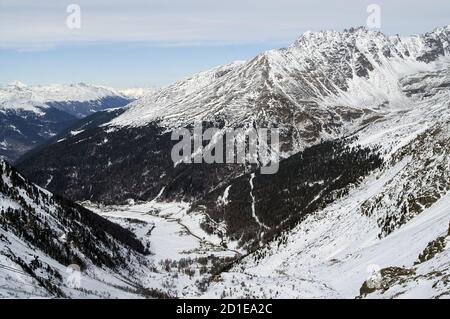 Sulden, Solda, Trentino-Südtirol, Südtirol, Italien; Alpen, schneebedeckte Hochgebirge. Alpen, hohe Berge mit Schnee bedeckt. 阿爾卑斯山，高山覆蓋著雪。Alpy Stockfoto