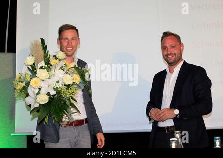 IM Bild : Alexander Dierks und FLORIAN OEST , mit 79,5 Prozent der Stimmen der 122 Mitglieder des CDU Kreisverbands wird Florian Oest zum Direktkandi Stockfoto