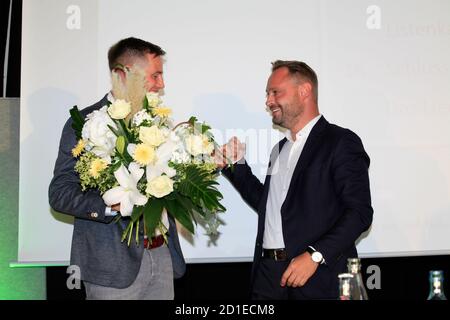 IM Bild : Alexander Dierks und FLORIAN OEST , mit 79,5 Prozent der Stimmen der 122 Mitglieder des CDU Kreisverbands wird Florian Oest zum Direktkandi Stockfoto