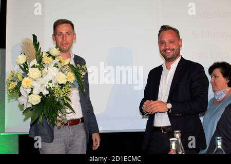 IM Bild : Alexander Dierks und FLORIAN OEST , mit 79,5 Prozent der Stimmen der 122 Mitglieder des CDU Kreisverbands wird Florian Oest zum Direktkandi Stockfoto