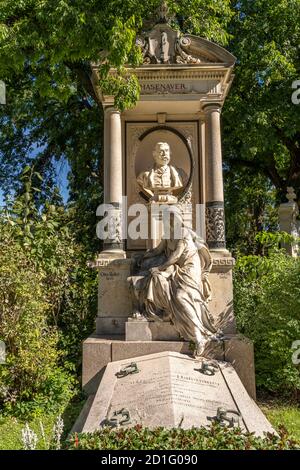 Grab des österreichischen Architekten Carl Freiherr von Hasenauer auf dem Wiener Zentralfriedhof, Wien, Österreich, Europa Stockfoto