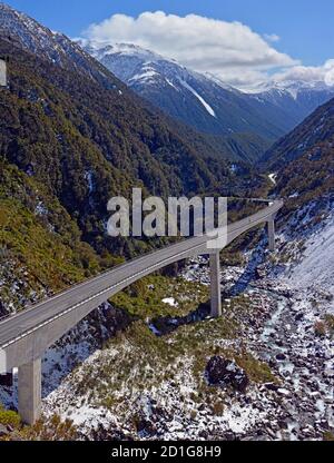 Otira Gorge Viaduct, Westküste, Neuseeland im Frühling. Stockfoto