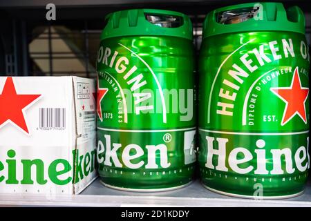 Shenzhen, China. Oktober 2020. Bierfass von Heineken in einem Supermarkt gesehen. Kredit: SOPA Images Limited/Alamy Live Nachrichten Stockfoto