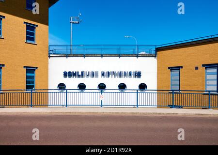 Magdeburg, 27. Juni 2020: Betriebsgebäude der Schleuse Rothensee am Wasserstraße-Kreuzungspunkt im Norden Magdeburgs Stockfoto