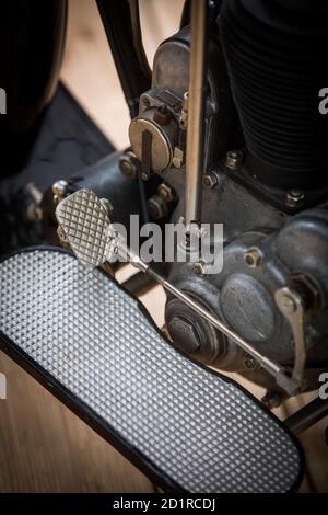Vintage Motorrad Fußstütze und Bake Pedal. Stockfoto