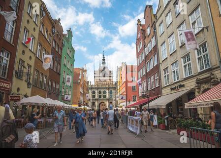 DANZIG / POLEN - 4. AUGUST 2018: Straße der Altstadt von Danzig Stockfoto