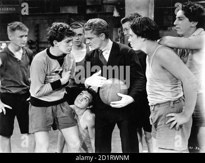 JAMES CAGNEY und DIE SACKGASSENKINDER in ANGELS WITH DIRTY FACES 1938 Regisseur MICHAEL CURTIZ Warner Bros. Stockfoto