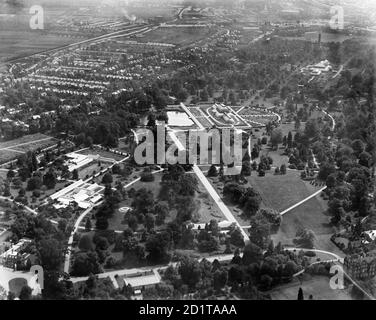 KEW GARDENS, London. Luftaufnahme der Royal Botanic Gardens in Kew, heute UNESCO-Weltkulturerbe. Fotografiert im Jahr 1920. Aerofilms Collection (siehe Links). Stockfoto