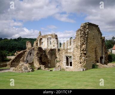 KIRKHAM PRIORY, North Yorkshire. Blick auf das Gatehouse aus dem Südosten. Stockfoto