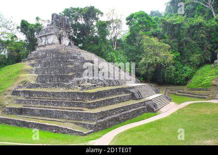 Ruinen Tempel der Kreuzgruppe, vorkolumbianische Maya-Zivilisation, Palenque, Chiapas, Mexiko. UNESCO-Weltkulturerbe Stockfoto