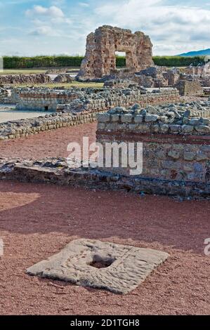 WROXETER RÖMISCHE STADT, SHROPSHIRE. Blick über den Badekomplex mit Blick auf das alte Werk. Stockfoto