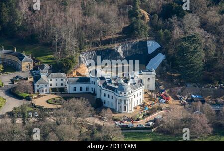 Sundridge Park Mansion, entworfen von John Nash und abgeschlossen von Samuel Wyatt, während der Umwandlung in Wohnhäuser, Sundridge Park, Bromley, London, 2018, UK. Luftaufnahme. Stockfoto