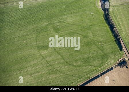 Iron Age doppeltes Gehege Kornmarke, in der Nähe von South Wonston, Hampshire 2018. Luftaufnahme. Stockfoto