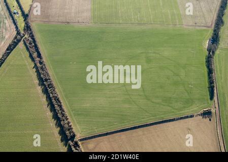 Iron Age doppeltes Gehege Kornmarke, in der Nähe von South Wonston, Hampshire 2018. Luftaufnahme. Stockfoto