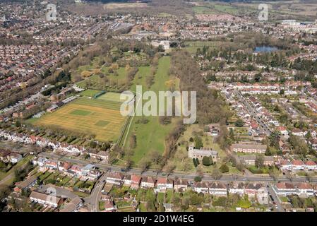 Der Landschaftspark am Canons Park, Harrow, London, 2018. Luftaufnahme. Stockfoto