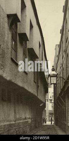 Die jettied Holzgebäude in New Inn Lane wurden c.. 1451 als Unterkunft für Pilger in der benachbarten Abtei St. Peter. Stockfoto