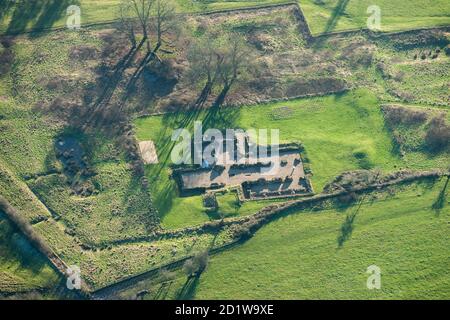 Bordesley Abbey, Worcestershire. Bordesley Abbey, ein zisterzienserkloster, das 1138 auf einem von Königin Matilda, Worcestershire, gewährten Grundstück gegründet wurde. Luftaufnahme. Stockfoto