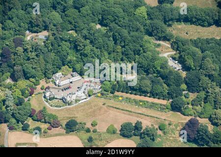 Milton Abbot, Devon. Von Humphry Repton entworfene Gärten im Endsleigh House, jetzt ein Hotel, in der Nähe von Milton Abbot, Devon. Luftaufnahme. Stockfoto