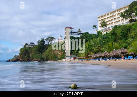 Samana Town Beach (Playa Cayacoa), Bahia Principe Grand Cayacoa Hotel, Samana, Dominikanische Republik Stockfoto