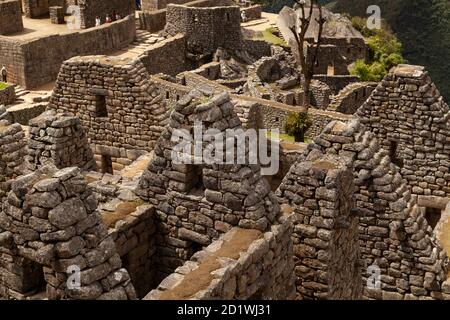 Machu Picchu, Peru - 6. April 2014: Architektur und Details der alten Wohngegend, Machu Picchu, Peru. Stockfoto