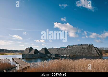 Außenansicht des Besucherzentrums Brockholes, Samlesbury, Lancashire, entworfen von Adam Khan Architects, fertiggestellt 2012. Stockfoto