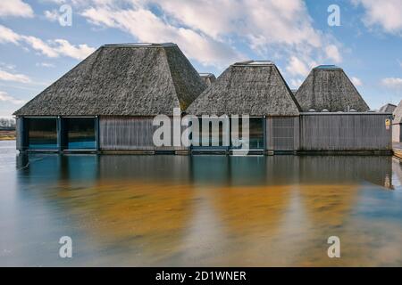 Außenansicht des Besucherzentrums Brockholes, Samlesbury, Lancashire, entworfen von Adam Khan Architects, fertiggestellt 2012. Stockfoto