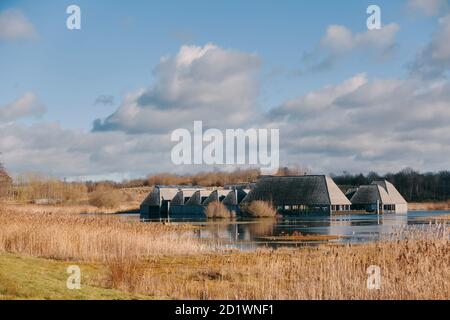 Außenansicht des Besucherzentrums Brockholes, Samlesbury, Lancashire, entworfen von Adam Khan Architects, fertiggestellt 2012. Stockfoto