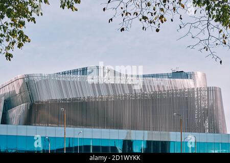 Das Äußere des Stockholm Waterfront Congress Centre, ein Gebäudekomplex, bestehend aus einem Bürogebäude, Radisson Blu Stockholm Waterfront Hotel. Komplett im Januar 2011, Stockholm, Schweden. Stockfoto