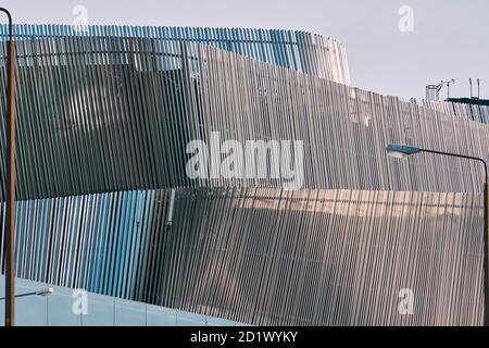 Das Äußere des Stockholm Waterfront Congress Centre, ein Gebäudekomplex, bestehend aus einem Bürogebäude, Radisson Blu Stockholm Waterfront Hotel. Komplett im Januar 2011, Stockholm, Schweden. Stockfoto