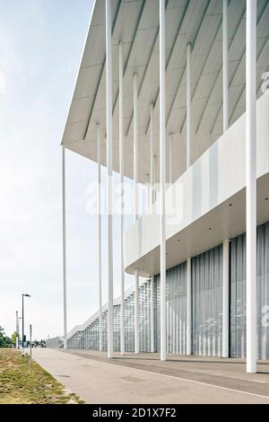 Das Matmut ATLANTIQUE Stadion, früher auch als Nouveau Stade de Bordeaux bekannt, in Bordeaux, Frankreich, ein elegantes Fußballstadion, das etwa 42,000 Personen Platz bietet. Abgeschlossen 2015. Stockfoto