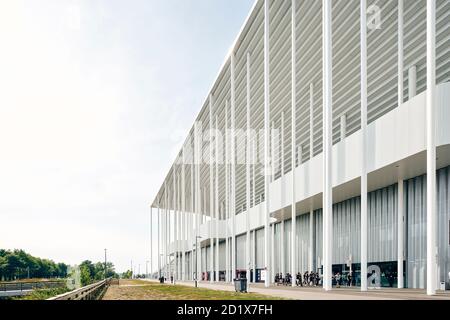 Das Matmut ATLANTIQUE Stadion, früher auch als Nouveau Stade de Bordeaux bekannt, in Bordeaux, Frankreich, ein elegantes Fußballstadion, das etwa 42,000 Personen Platz bietet. Abgeschlossen 2015. Stockfoto