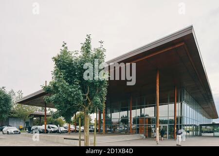 Aire de la Baie de Somme, ein Autobahnanschluss an der A16, Sailly-Fibeaucourt, Frankreich, liegt harmonisch in die Natur, so dass Reisende sich ausruhen, denken und wieder mit der Natur verbinden können. Fertiggestellt im Jahr 1998. Stockfoto