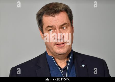 München, Deutschland. Oktober 2020. Markus SOEDER (Ministerpräsident Bayern und CSU-Vorsitzender), Einzelbild, getrimmt Einzelmotiv, Porträt, Porträt, Porträt. Presseverabredung Grippeimpfung Ministerpräsident Soeder und Oberbürgermeister Reiter am 6. Oktober 2020 in der Bayerischen Staatskanzlei in München. Credit: dpa picture Alliance/Alamy Live News Stockfoto