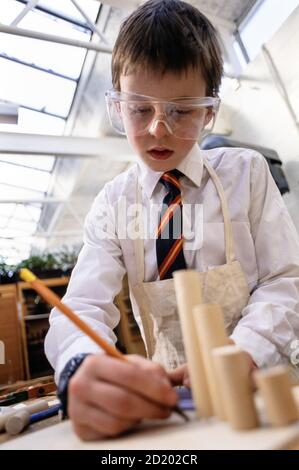 Design- und Technologieunterricht an der Kemnal Manor School in Sidcup, Kent. 09. März 1993. Foto: Neil Turner Stockfoto