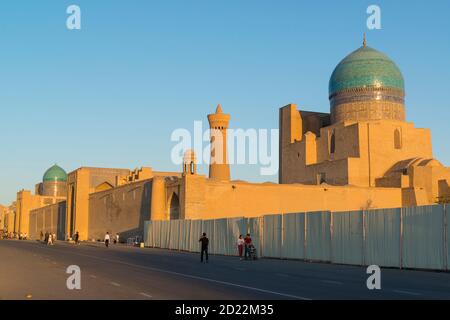 Außenmauern des Po-i-Kalan Komplexes. Buchara, Usbekistan, Stockfoto