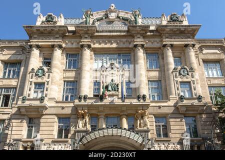 Die restaurierte Jugendstilfassade der Liszt Akademie Musik im Zentrum von Budapest Stockfoto